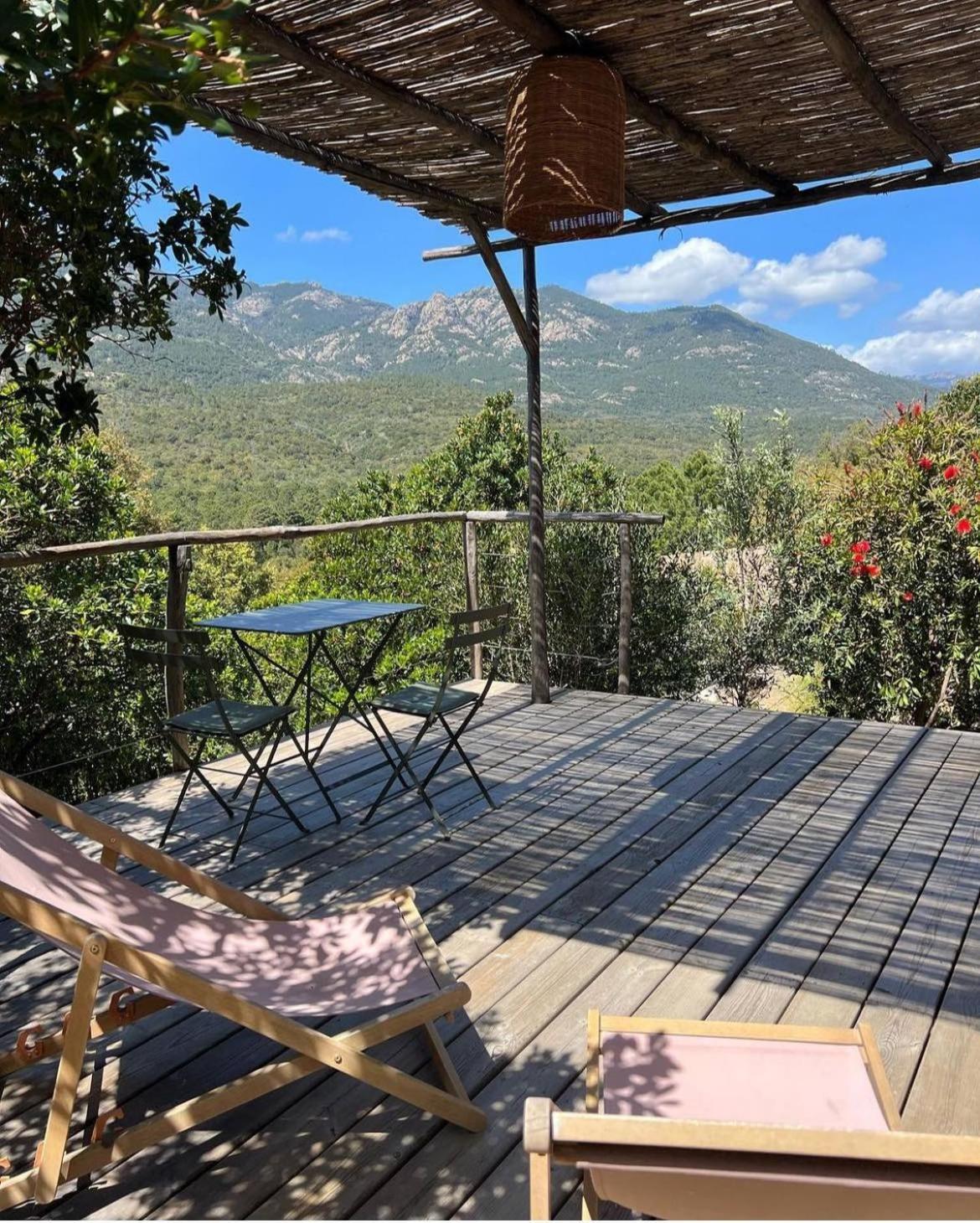 Les Petites Maisons Sotta Luaran gambar