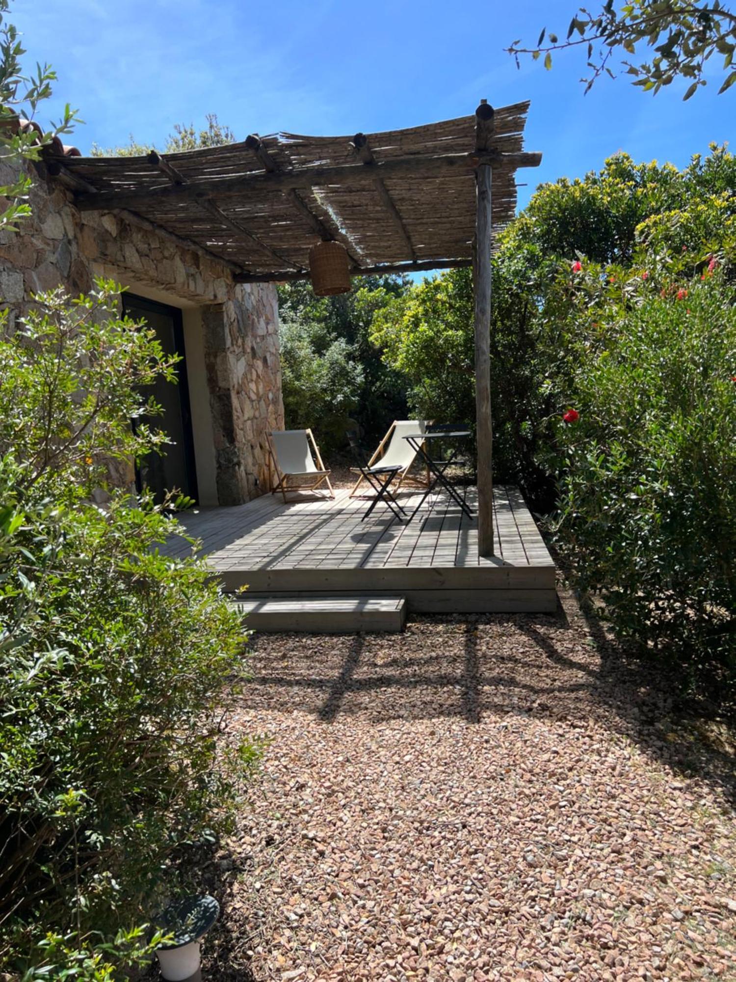 Les Petites Maisons Sotta Luaran gambar