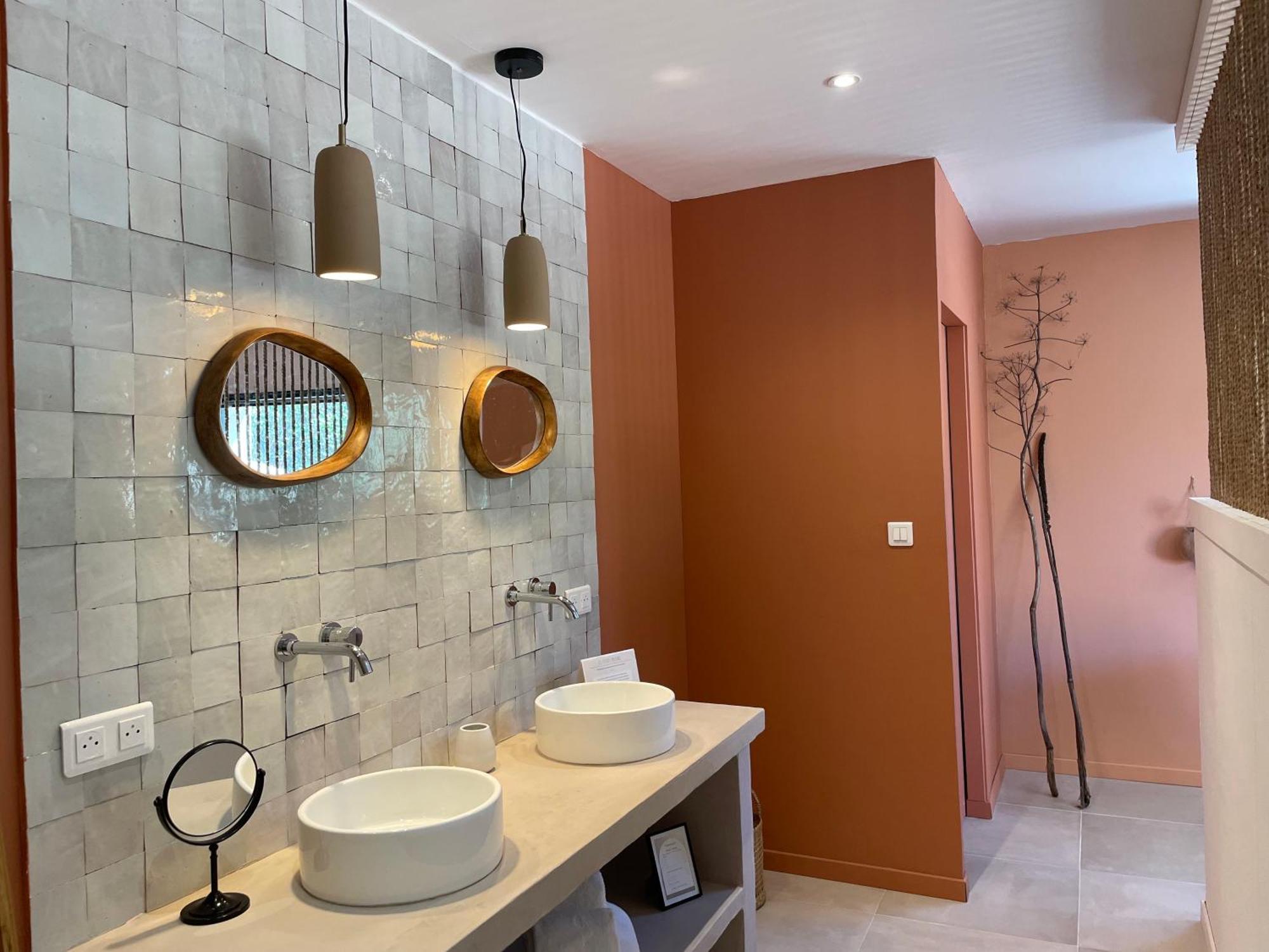 Les Petites Maisons Sotta Luaran gambar