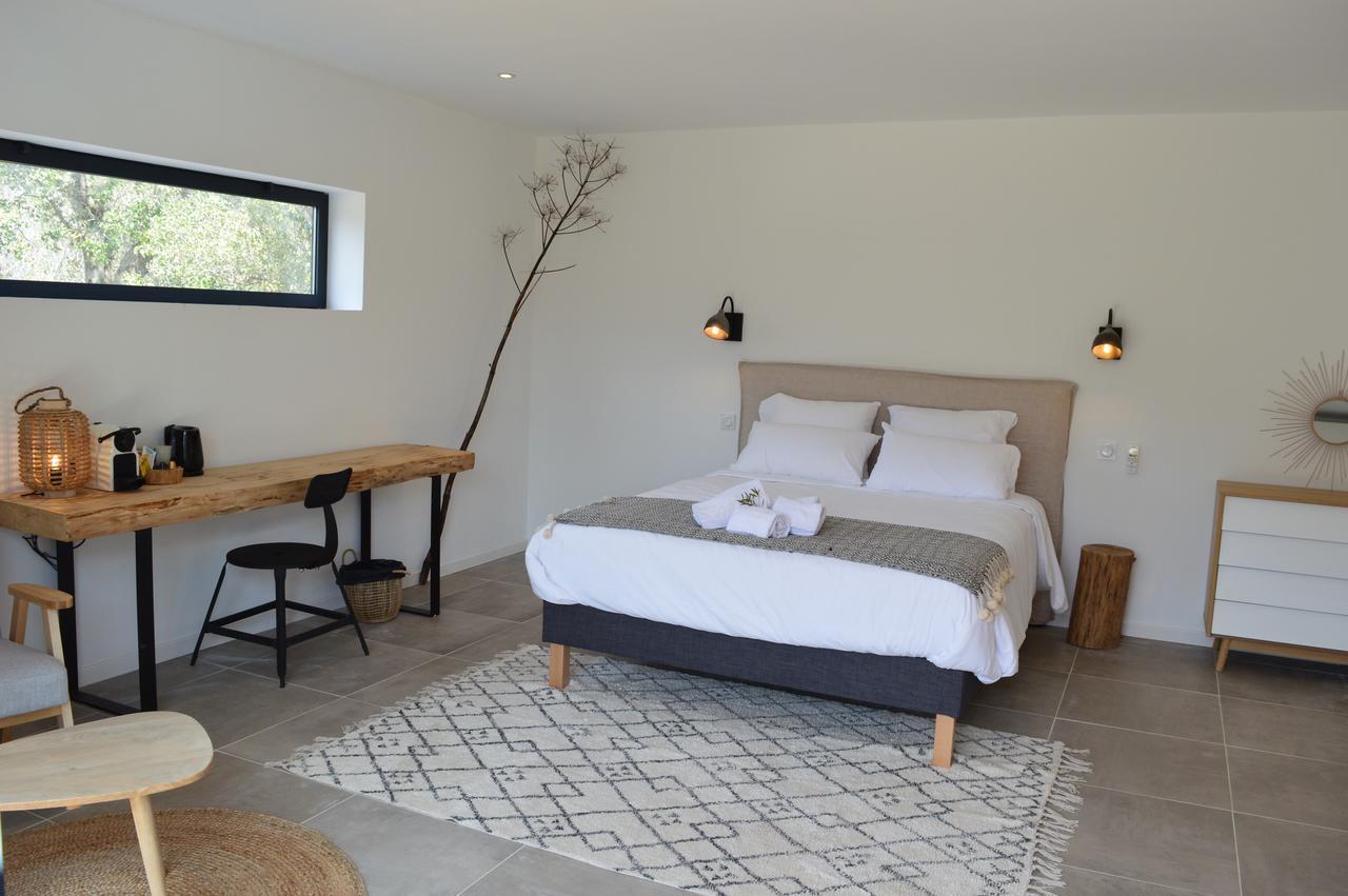Les Petites Maisons Sotta Luaran gambar