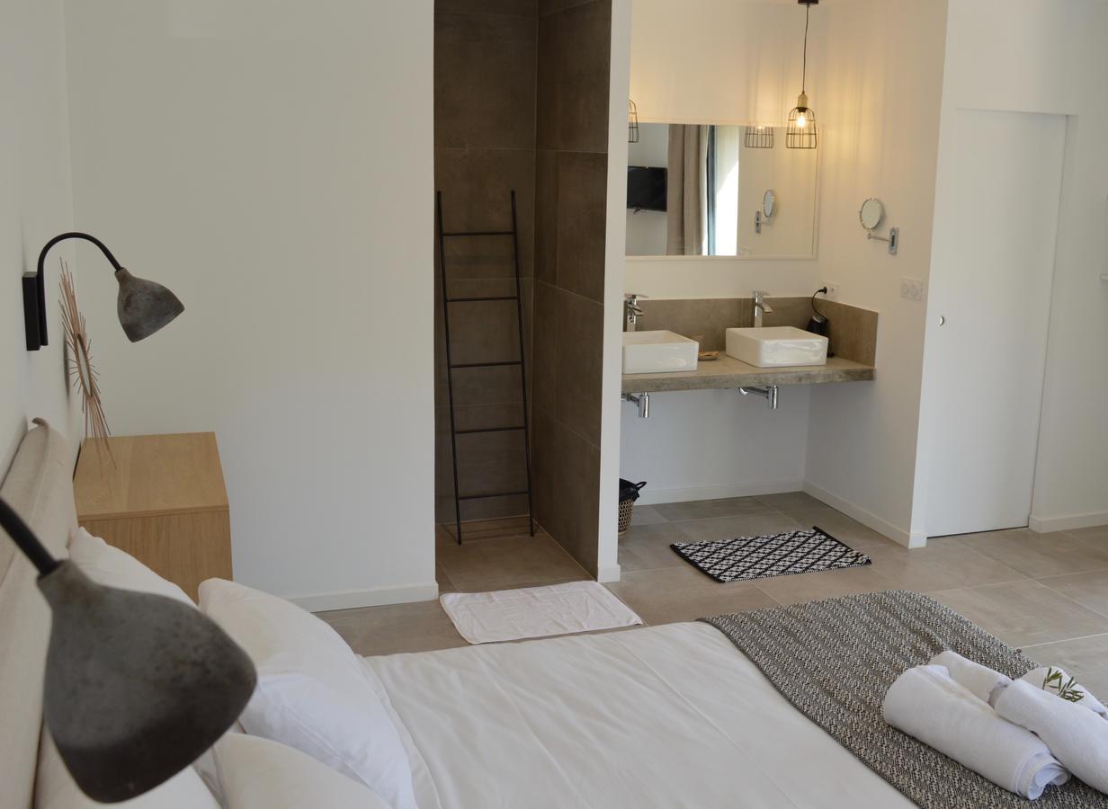 Les Petites Maisons Sotta Luaran gambar