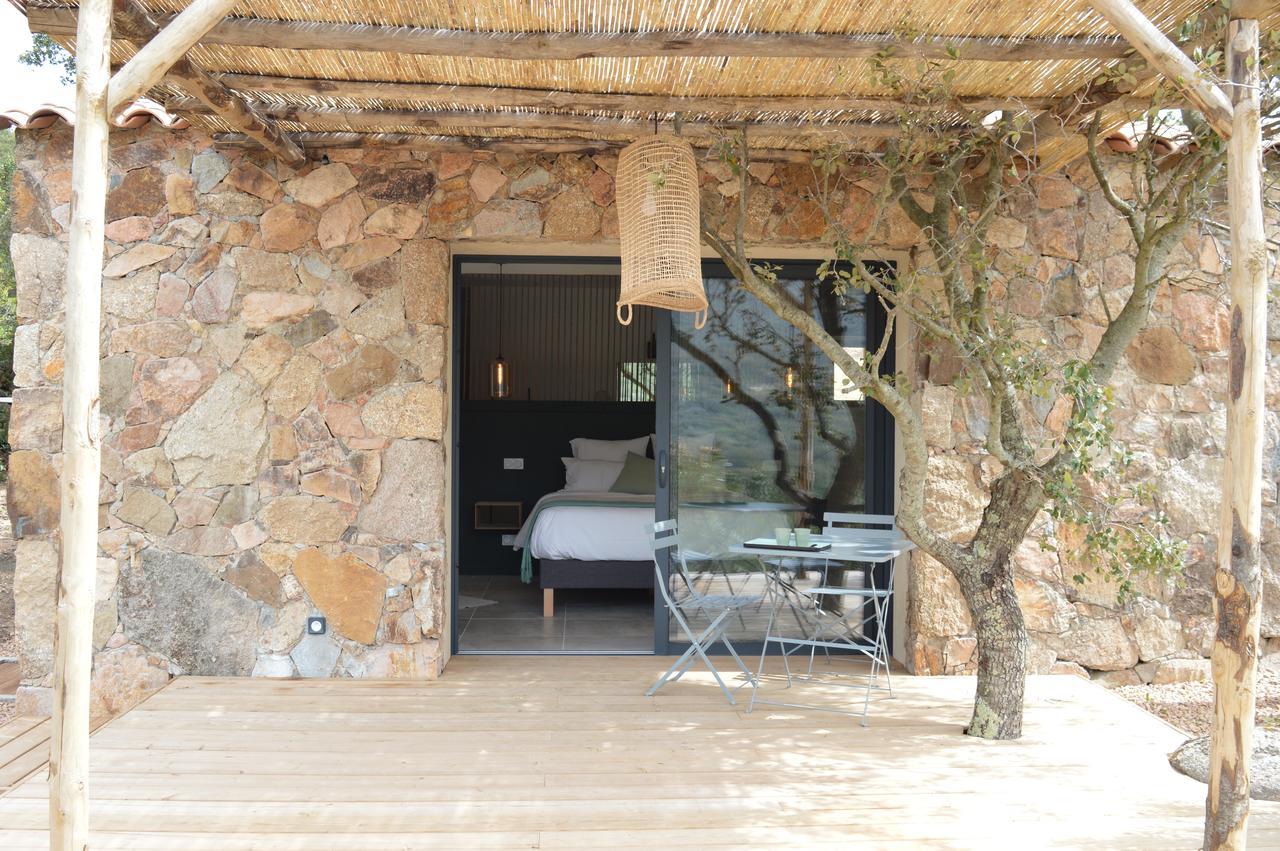 Les Petites Maisons Sotta Luaran gambar