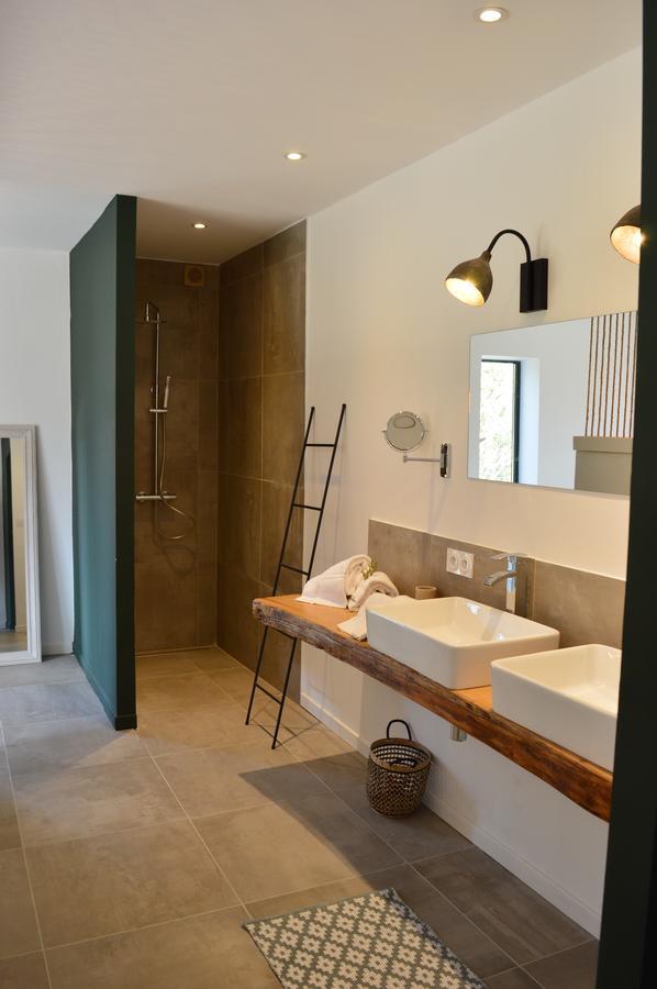 Les Petites Maisons Sotta Luaran gambar
