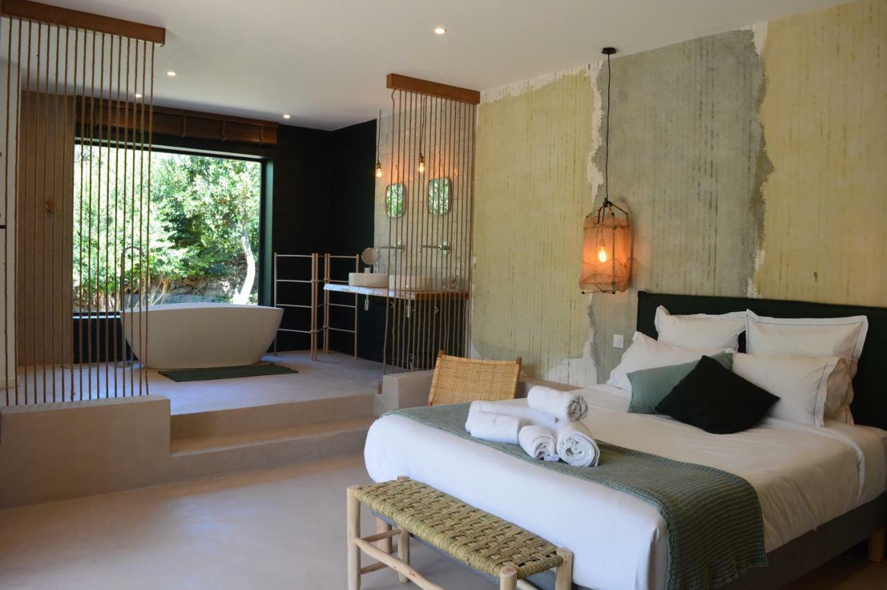 Les Petites Maisons Sotta Luaran gambar